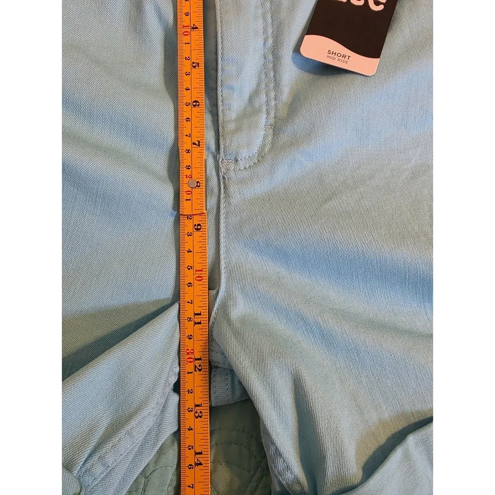 Lee Women's Size 22 Blue M Mid Rise Soft‎ Comfort Waistband Stretch Shorts